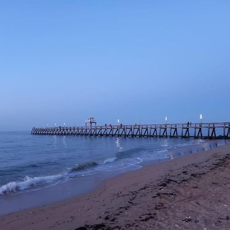 Gite De La Baleine Luc-sur-Mer Bagian luar foto